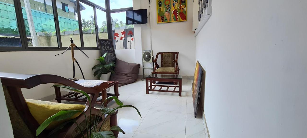 Ceylon Lodge - Airport Transit Hostel Negombo Exterior foto